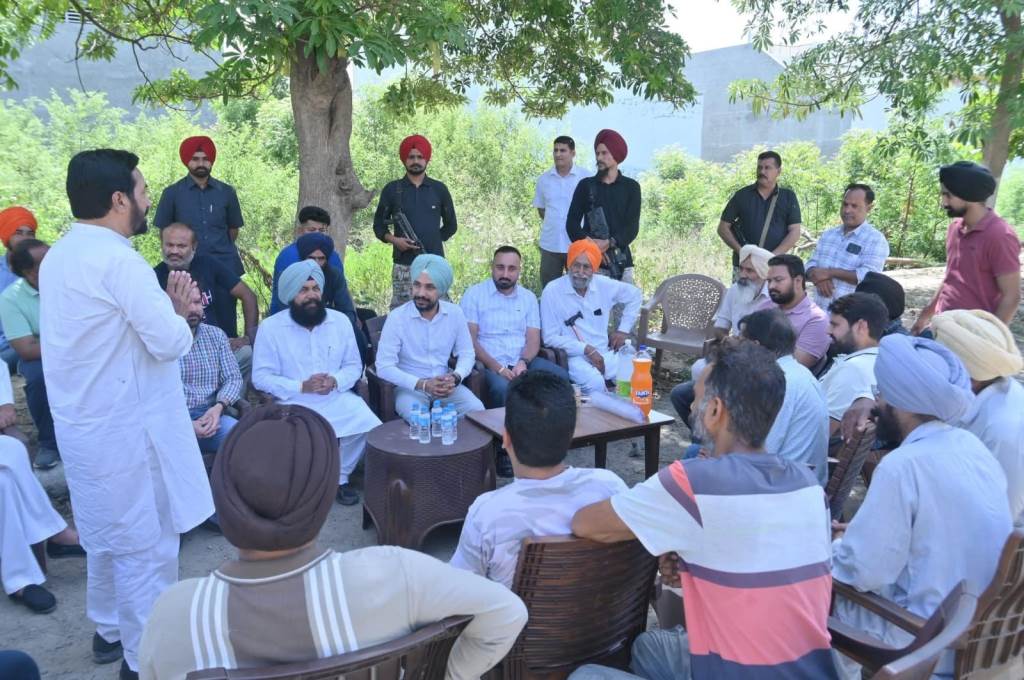 ਓਐਸਡੀ ਸੁਖਵੀਰ ਸਿੰਘ ਨੇ ਧੂਰੀ ਦੇ ਵਾਰਡ ਨੰਬਰ 4 7 10 ਤੇ 13 ਚ ਕੀਤਾ ਚੋਣ ਪ੍ਰਚਾਰ